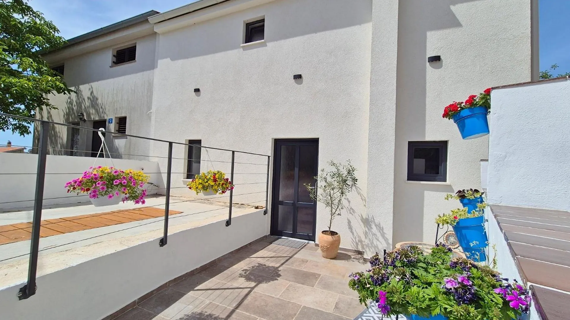 Cozy Cottage With Seaview And Parking Ideal For Small Family Brzac Croatia