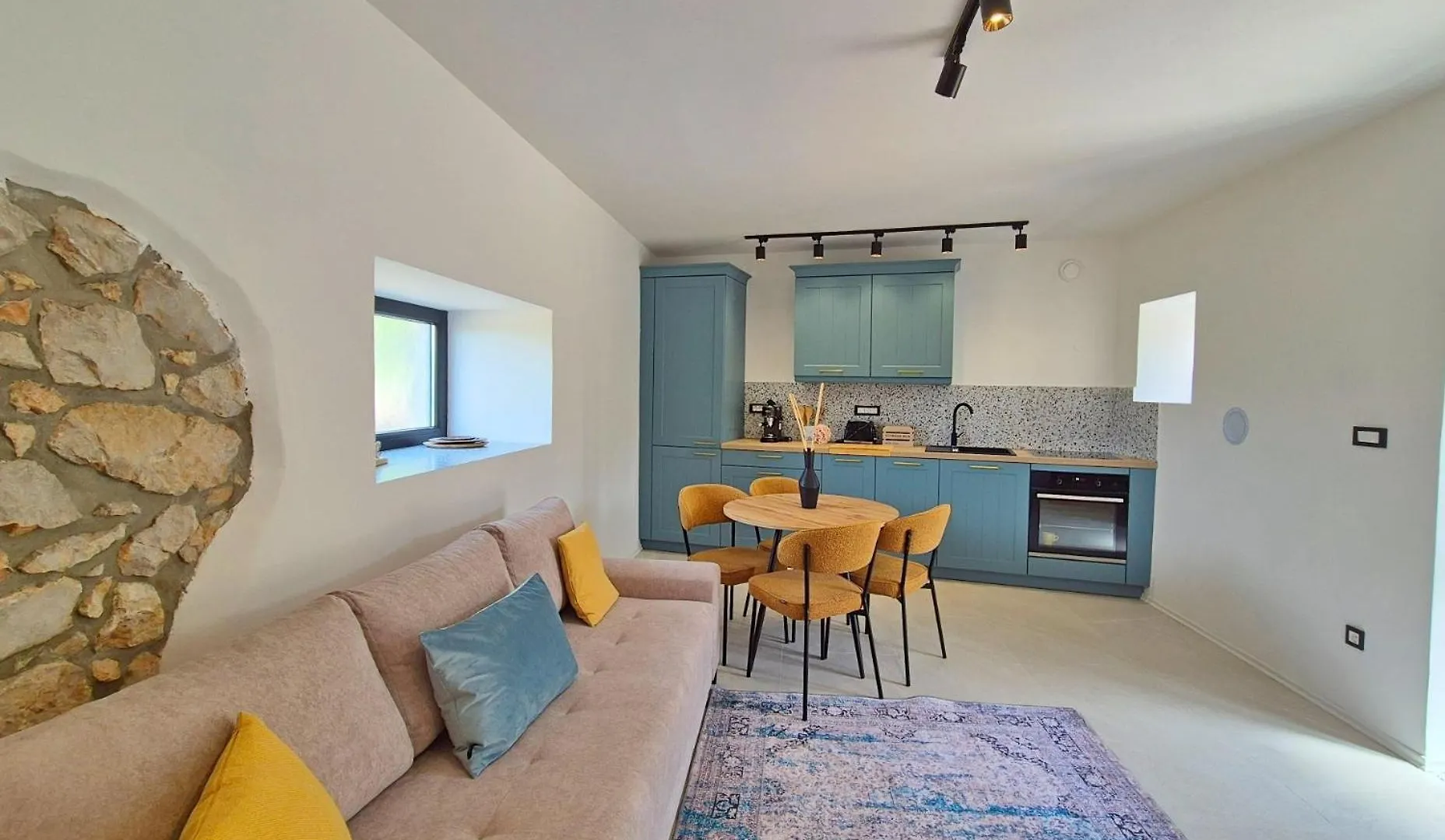 Cozy Cottage With Seaview And Parking Ideal For Small Family Brzac Holiday home